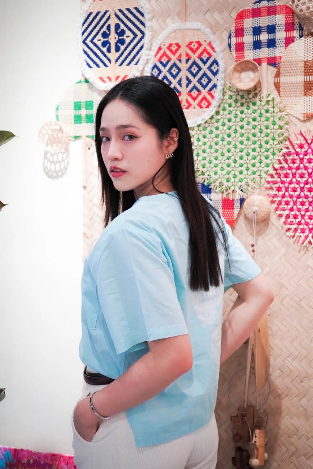 เสื้อสีฟ้ามัดย้อม